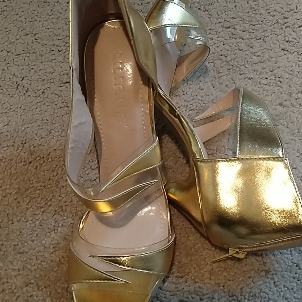 Shoes - Picture 4 of 4